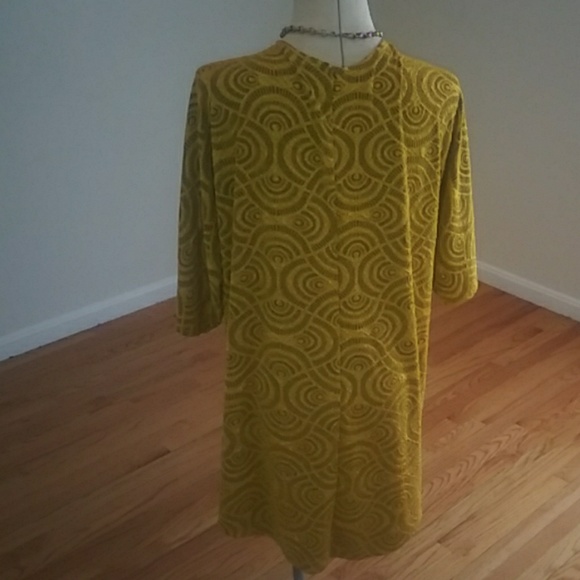 Beautiful golden yellow blouse - Picture 2 of 3